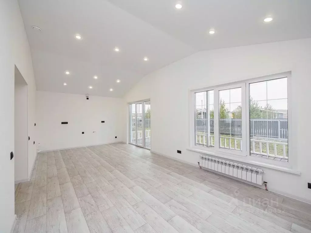 Дом в Омская область, Омский район, Морозовское с/пос, д. Ракитинка  ... - Фото 0