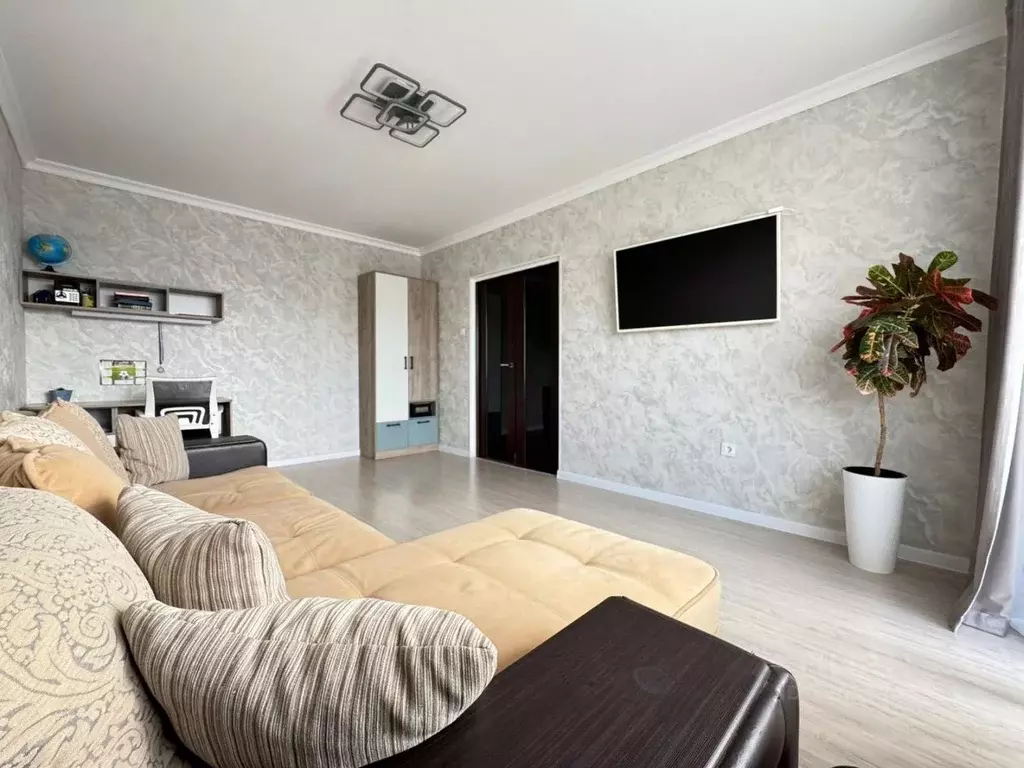 3-к кв. Кабардино-Балкария, Нальчик ул. Ю.А. Гагарина (74.0 м) - Фото 1