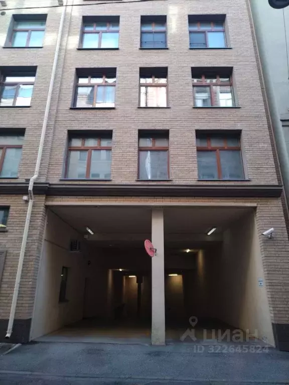 Гараж в Санкт-Петербург наб. Лейтенанта Шмидта, 21 (13 м) - Фото 1