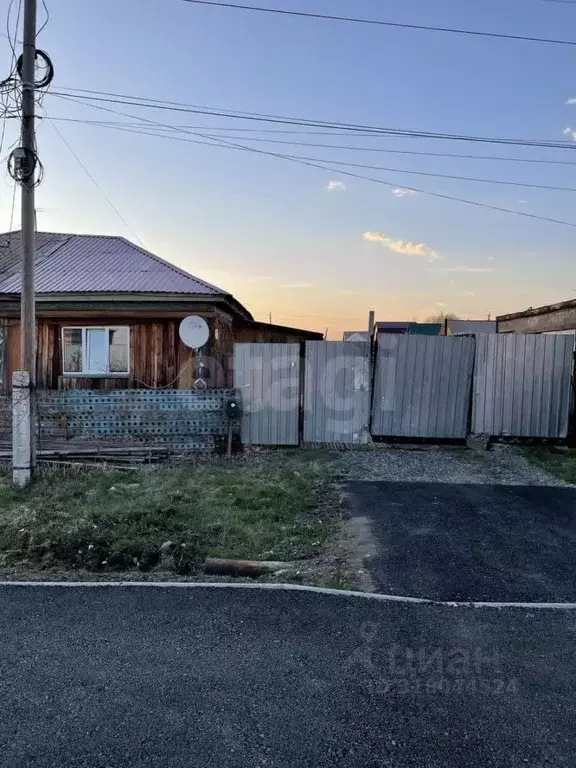 Дом в Челябинская область, пос. Увельский ул. Советская, 104 (41 м) - Фото 1