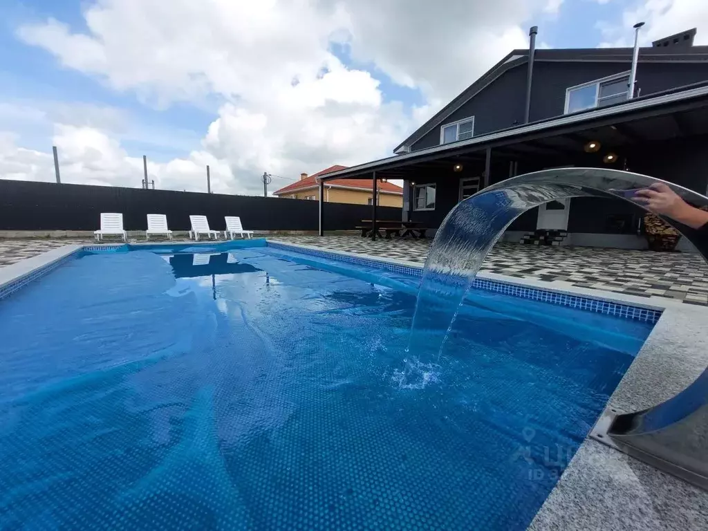 Дом в Краснодарский край, Динской район, Новотитаровская ст-ца ул. ... - Фото 1