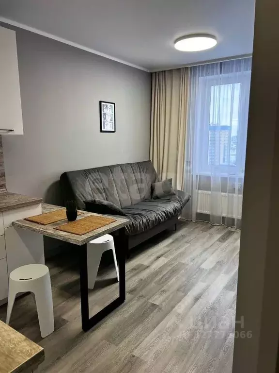 1-к кв. Тюменская область, Тюмень Новгородская ул., 22 (32.4 м) - Фото 1