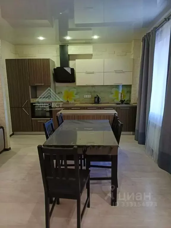 3-к кв. Хакасия, Абакан ул. Авиаторов, 10 (69.9 м) - Фото 1