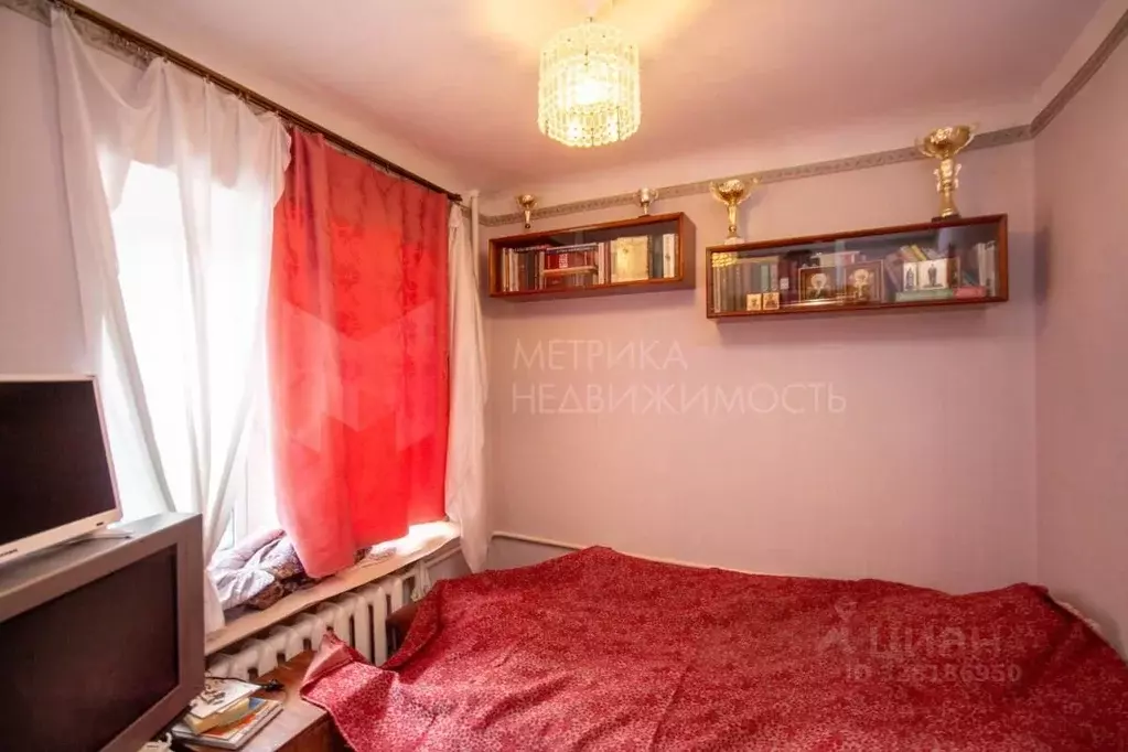 3-к кв. Тюменская область, Тюмень ул. 50 лет ВЛКСМ, 93 (42.4 м) - Фото 1