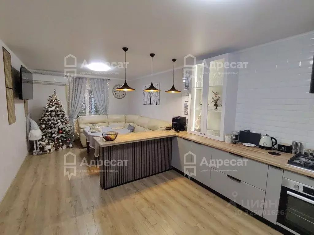 Дом в Волгоградская область, Калач-на-Дону Лазурный пер. (208 м) - Фото 1