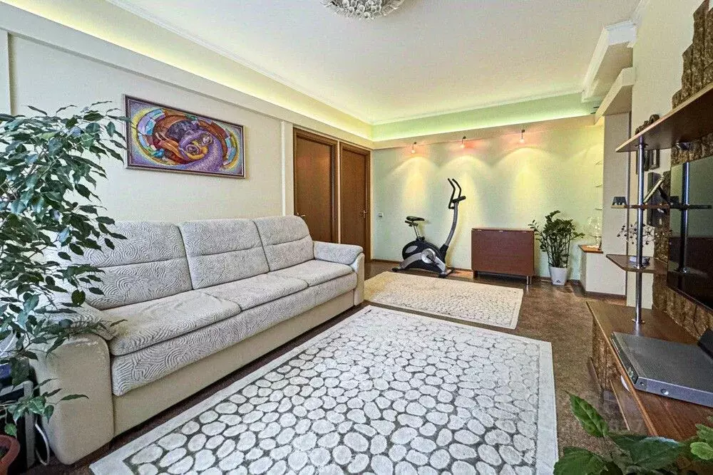 3-к кв. Ханты-Мансийский АО, Нижневартовск ул. 60 лет Октября, 4 (77.1 ... - Фото 1