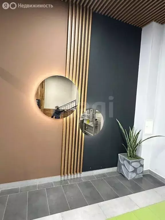 3-комнатная квартира: Тюмень, улица Тимофея Чаркова, 83 (82.41 м) - Фото 1