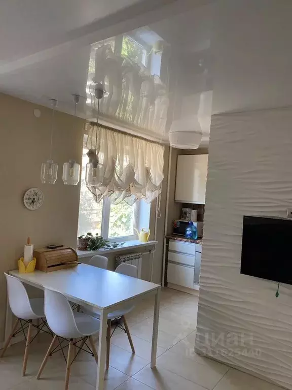 2-к кв. Саратовская область, Энгельс Полтавская ул., 15А (46.0 м) - Фото 1