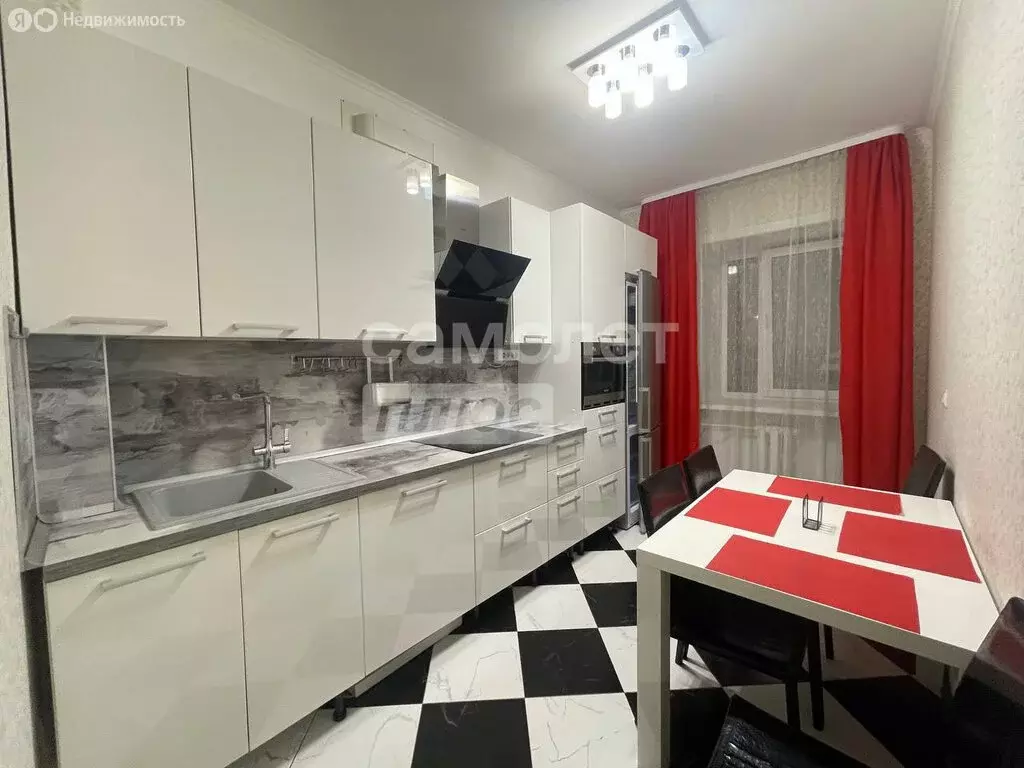 3-комнатная квартира: Иркутск, Донская улица, 24/2 (68.6 м) - Фото 1