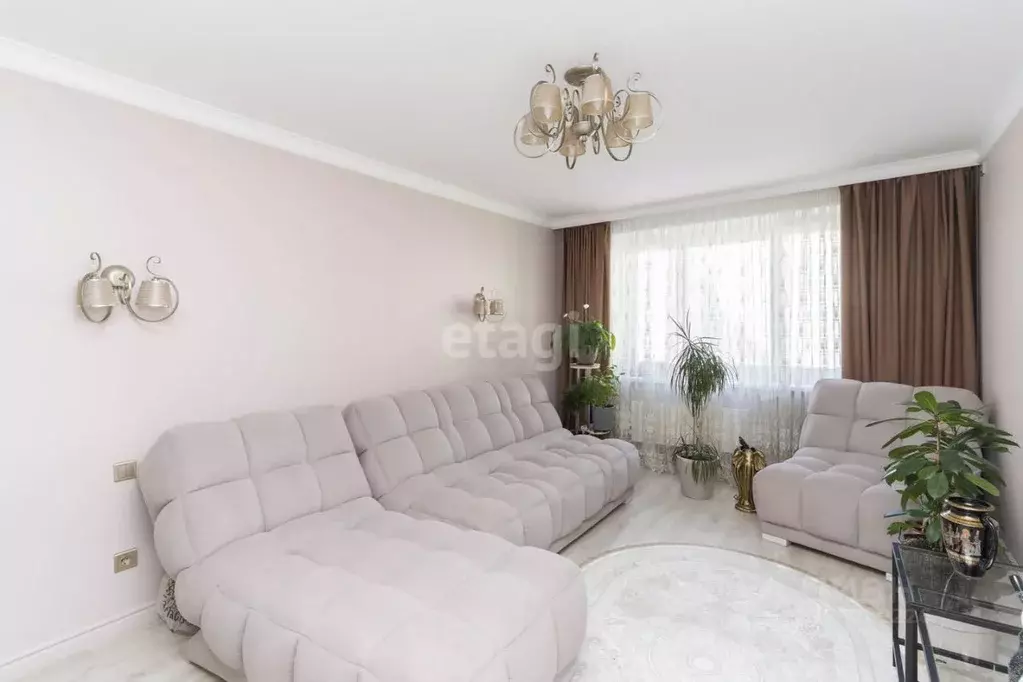 2-к кв. Тюменская область, Тюмень ул. Федюнинского, 58к1 (64.0 м) - Фото 1