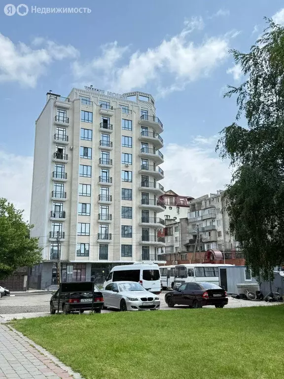 3-комнатная квартира: Нальчик, улица Нахушева, 50А (120 м) - Фото 1