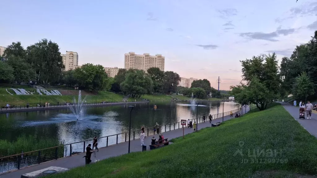 3-к кв. Москва Беловежская ул., 21 (62.8 м) - Фото 1