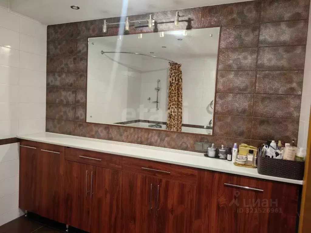 3-к кв. Сахалинская область, Южно-Сахалинск просп. Мира, 267Б (71.3 м) - Фото 2