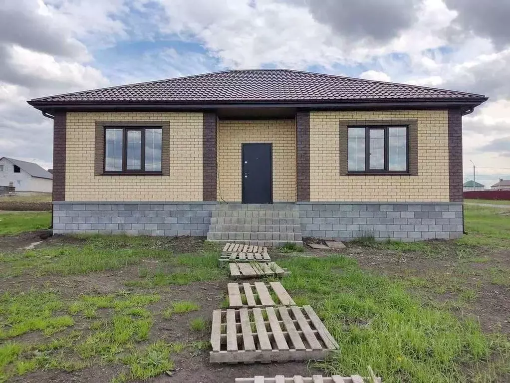 Дом в Белгородская область, Белгород Юго-Западный-2.2 мкр, пер. 3-й ... - Фото 1