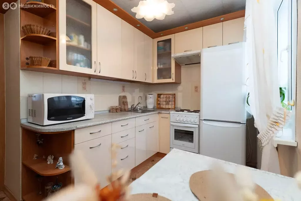 3-комнатная квартира: Новосибирск, Киевская улица, 13 (56.8 м) - Фото 1