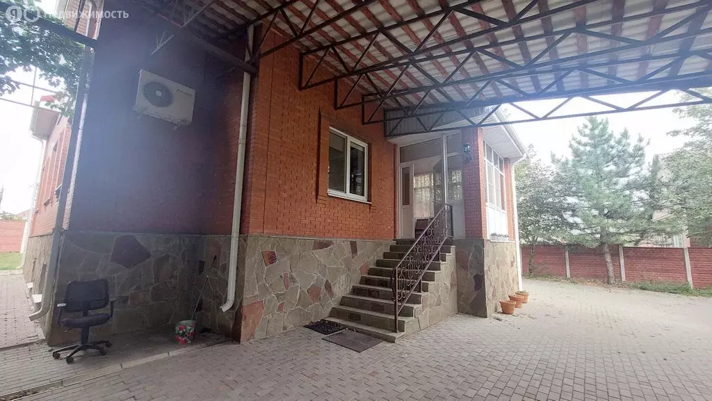 Дом в Мясниковский район, село Чалтырь (222 м) - Фото 1