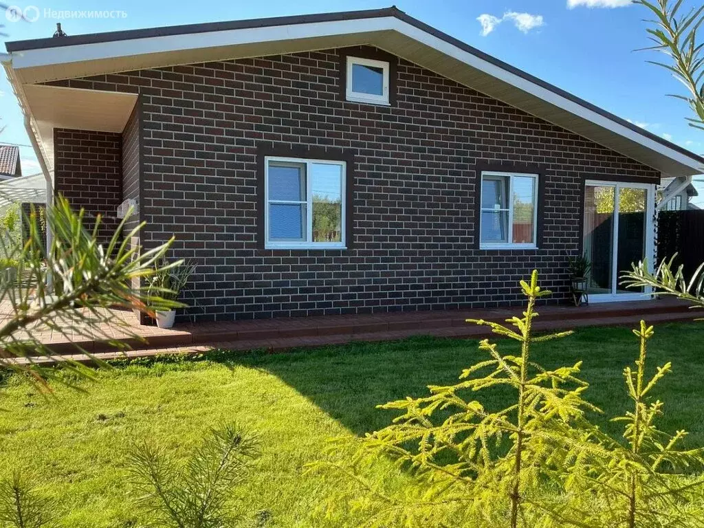 Дом в станица Ленинградская, Красная улица (100 м) - Фото 1