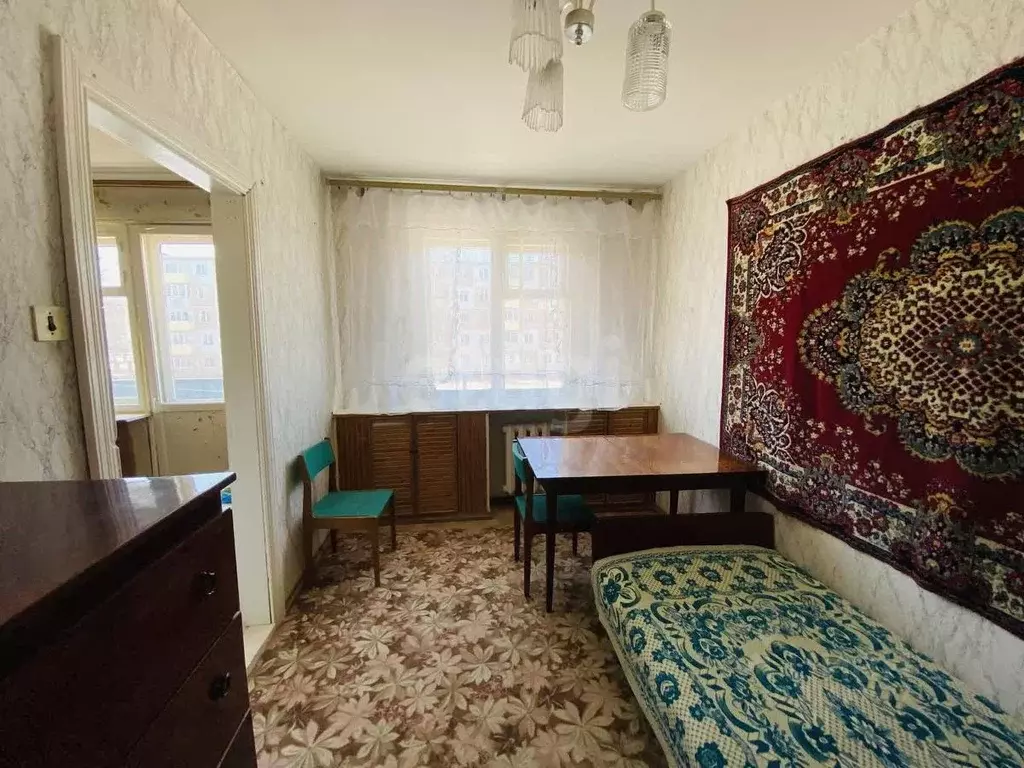2-к кв. Псковская область, Печоры Заводская ул., 3б (43.8 м) - Фото 0