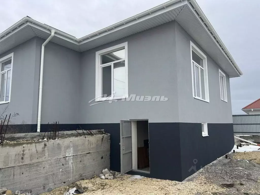 Дом в Крым, Симферополь ул. Бекира Умерова, 29 (100 м) - Фото 1