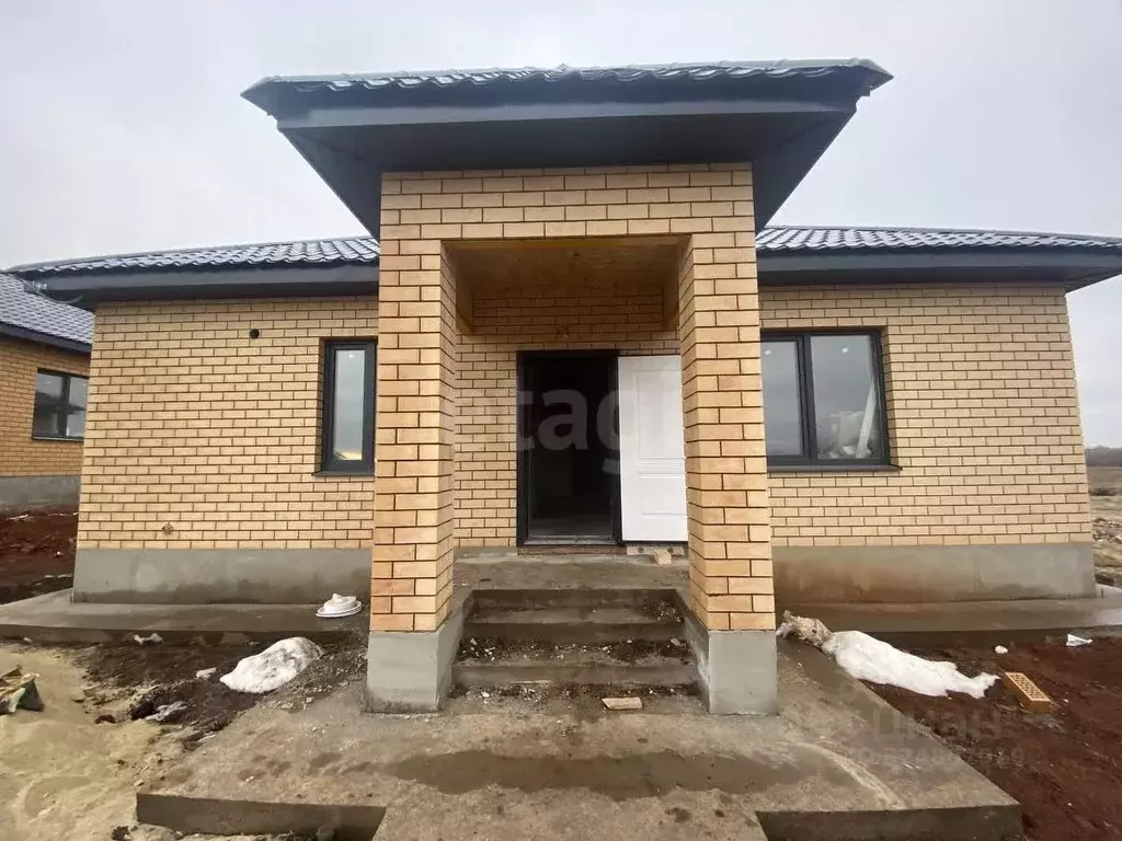 Дом в Оренбургская область, Оренбургский район, Сергиевский сельсовет, ... - Фото 1