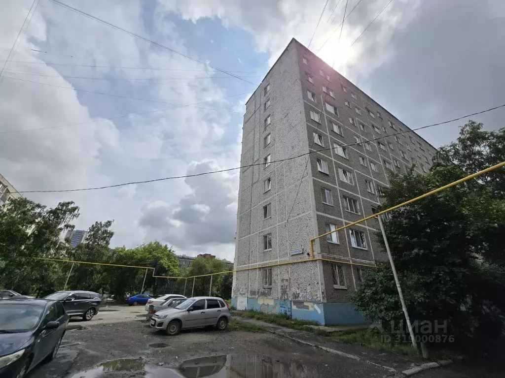 3-к кв. Свердловская область, Екатеринбург ул. Белореченская, 23к5 ... - Фото 0