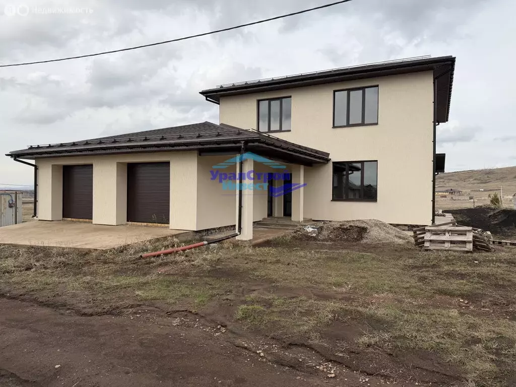 Дом в Республика Башкортостан, Октябрьский (206.8 м) - Фото 1