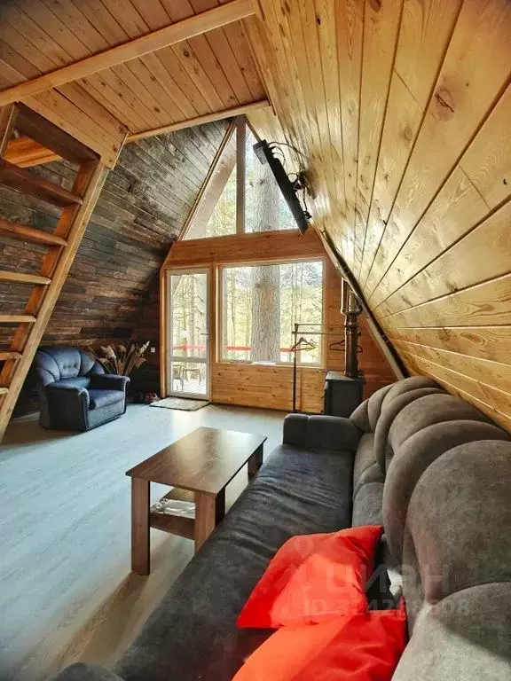 Дом в Красноярский край, Дивногорск городской округ, пос. Усть-Мана  ... - Фото 2