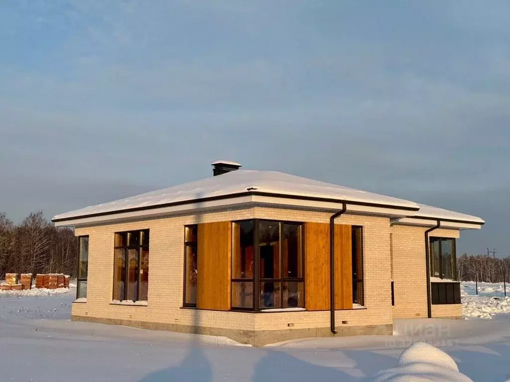 Дом в Татарстан, Высокогорский район, Семиозерское с/пос, пос. Озерный ... - Фото 1