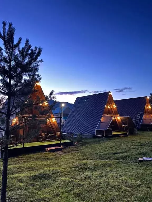 Дом в Алтай, Чемальский район, пос. Усть-Сема ул. Центральная, 2А (57 ... - Фото 1