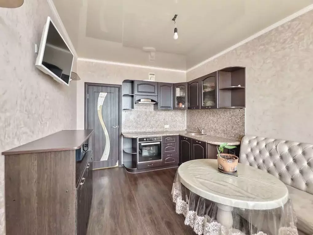 1-к кв. Тюменская область, Тюмень Заречный проезд, 39Ак1 (49.8 м) - Фото 1