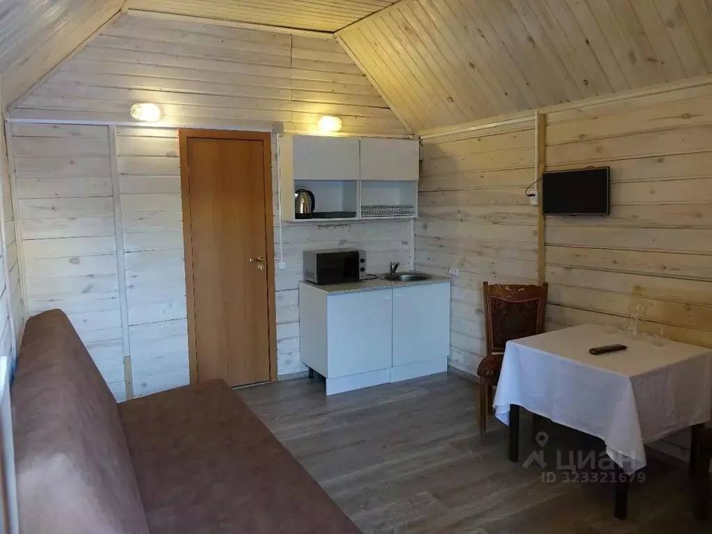 Дом в Свердловская область, Ревда ул. Прибрежная, 1 (20 м) - Фото 1