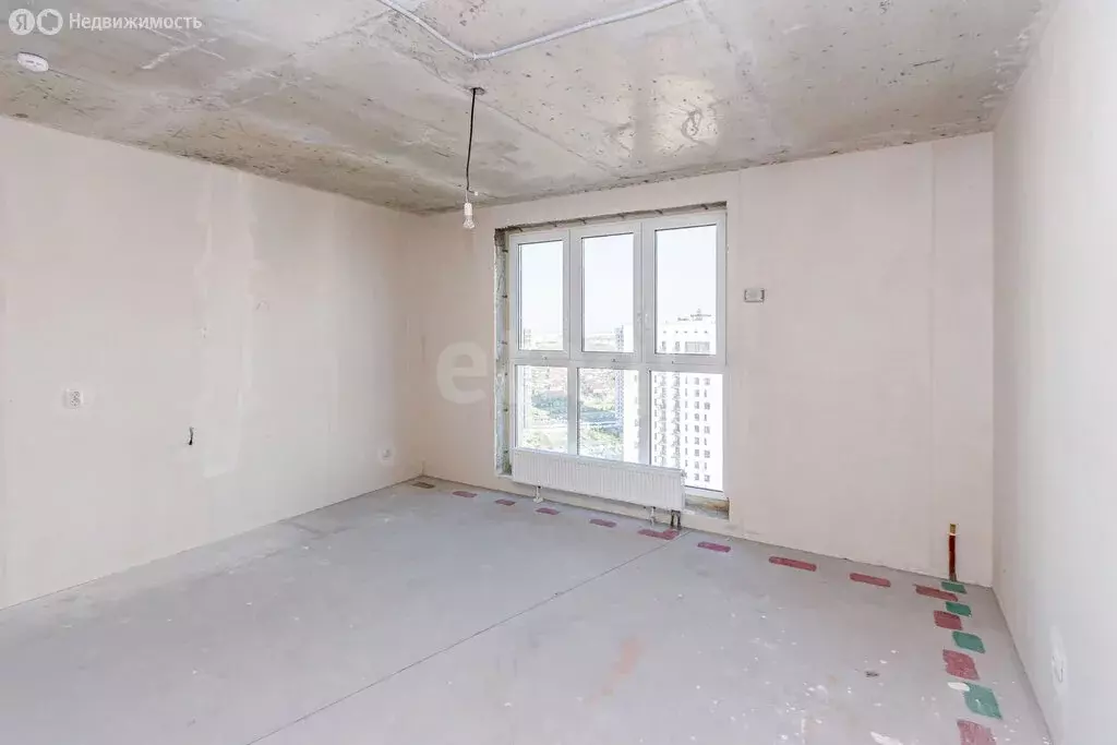 2-комнатная квартира: Тюмень, улица Фармана Салманова, 17 (66.5 м) - Фото 1