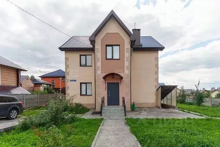 Дом в Татарстан, Казань ул. Каратау (180 м) - Фото 0