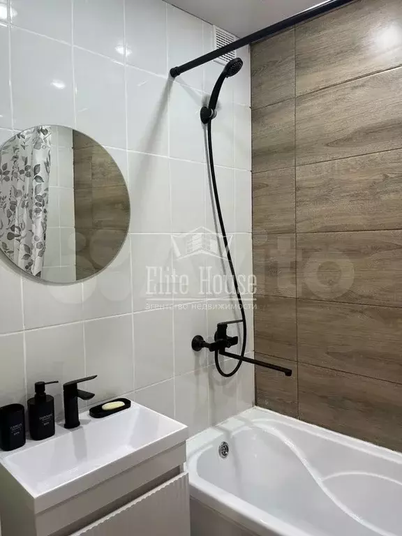 2-к. квартира, 56 м, 2/5 эт. - Фото 0