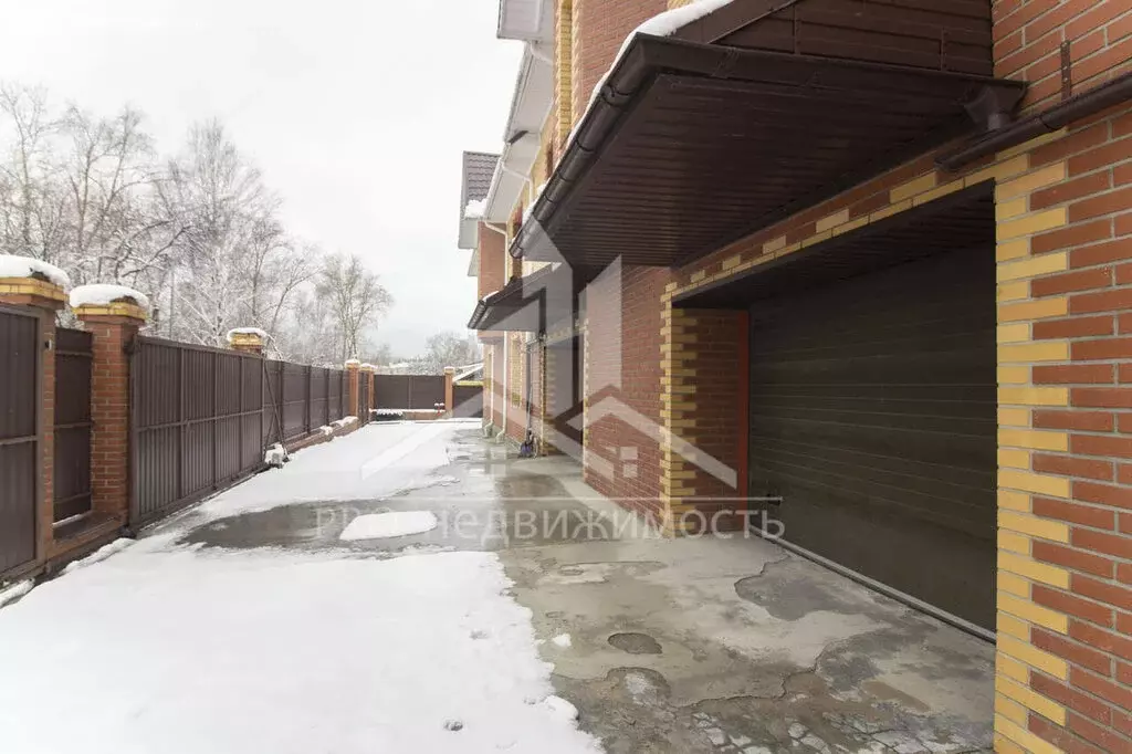 Дом в Нижний Тагил, Азовская улица, 11А (228.2 м) - Фото 1
