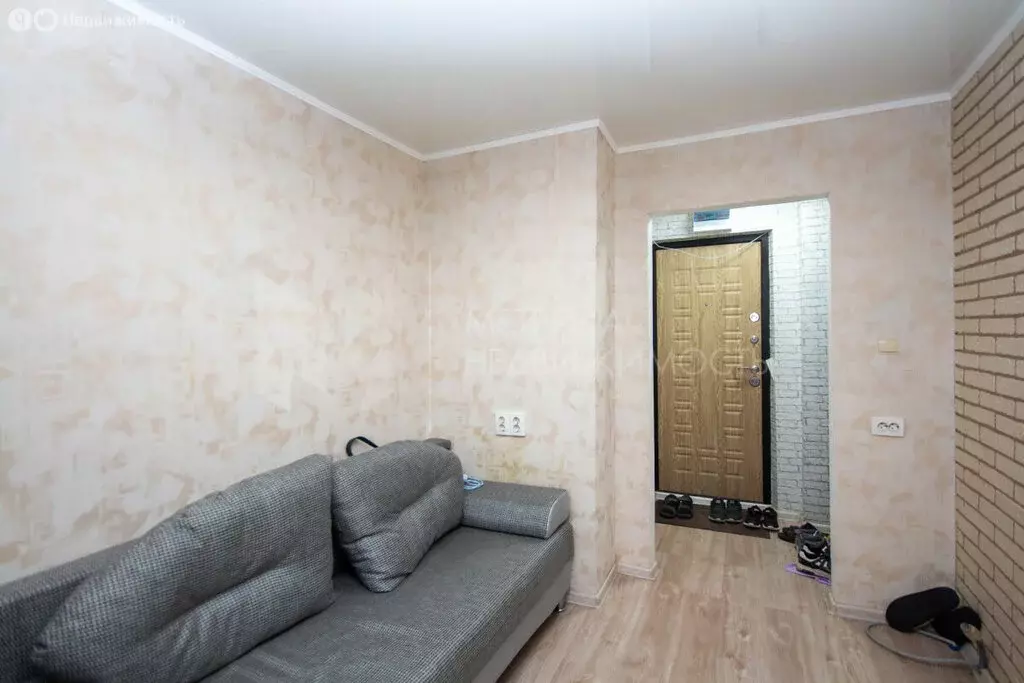 Квартира-студия: Тюмень, улица Газовиков, 18 (13 м) - Фото 0