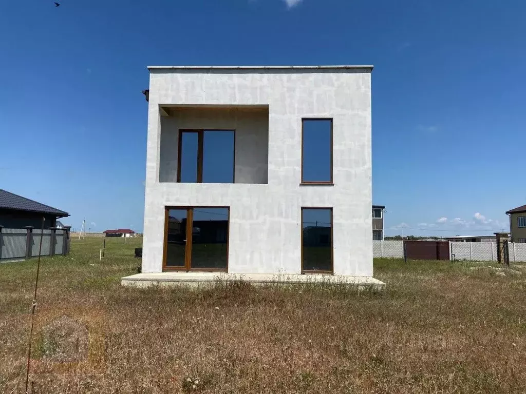 Дом в Крым, Сакский район, с. Уютное ул. Петриченко, 4 (180 м) - Фото 0