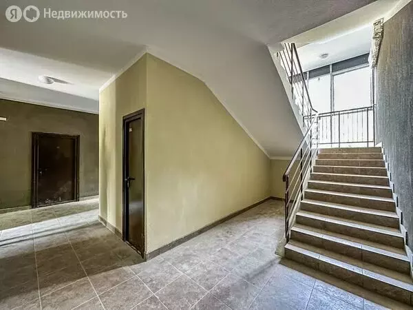 3-комнатная квартира: Крюково, Высокая улица, 1 (81.5 м) - Фото 1