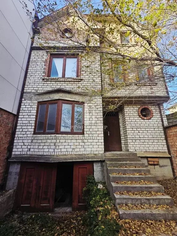 Дом в Дагестан, Махачкала ул. Суворова, 46 (240 м) - Фото 1