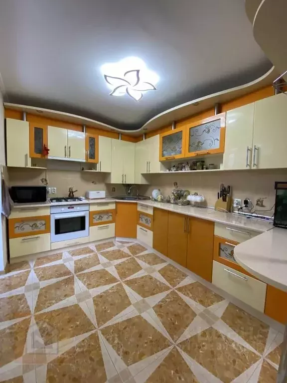 3-к кв. Крым, Евпатория просп. Победы, 30 (70.0 м) - Фото 0