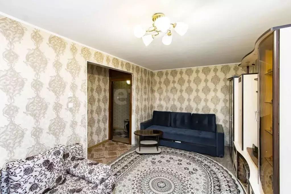 2-к кв. Тюменская область, Тюмень ул. Республики, 180 (45.1 м) - Фото 0