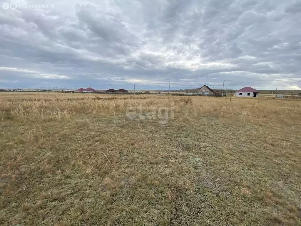 Участок в село Белый Яр, улица Нарылковых (8.4 м) - Фото 0