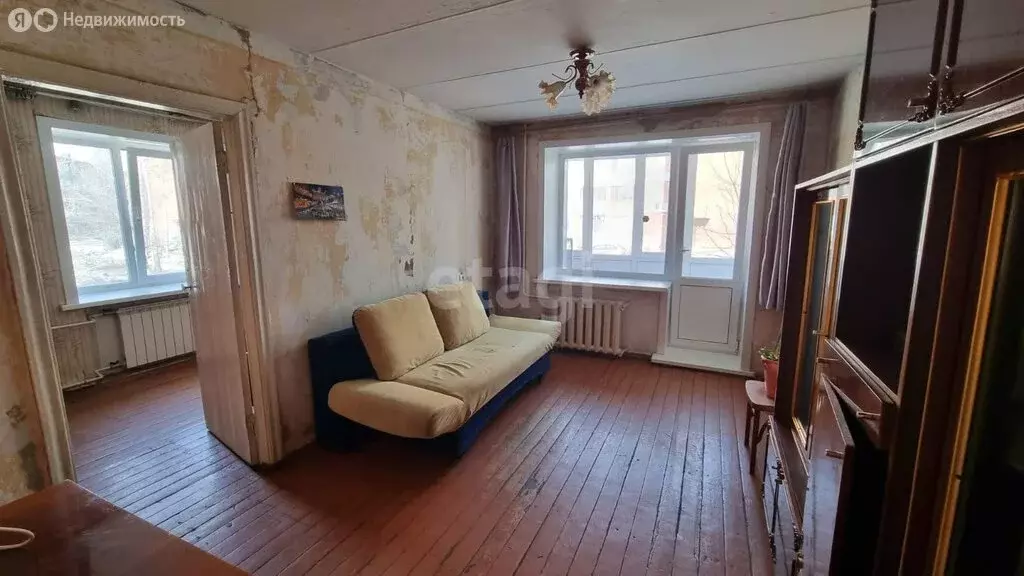 3-комнатная квартира: Кемерово, проспект Шахтёров, 37А (50.2 м) - Фото 0