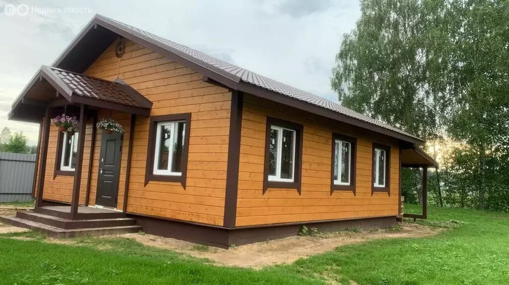 Дом в Жуковский район, село Совхоз Победа (110 м) - Фото 0