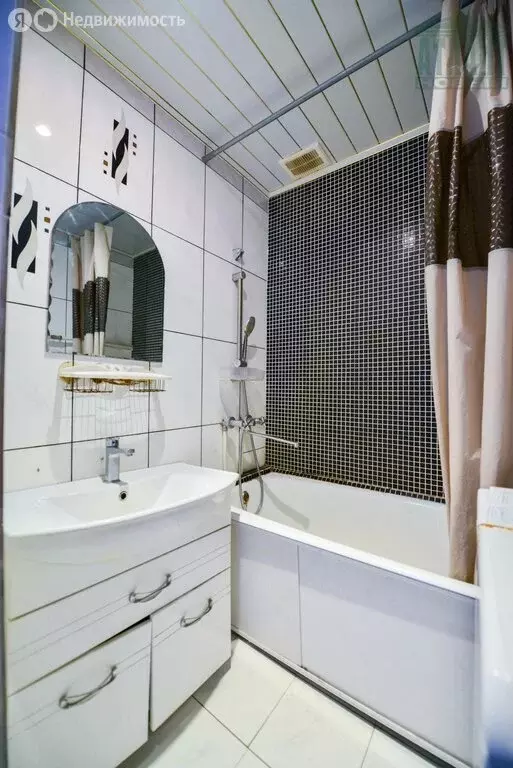 3-комнатная квартира: Хабаровск, Краснореченская улица, 72 (80 м) - Фото 2