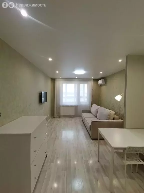 Квартира-студия: Киров, Первомайский район, Заводская улица, 6к2 (28 ... - Фото 1