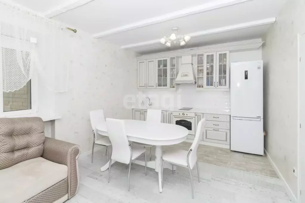 2-к кв. Тюменская область, Тюмень Заречный проезд, 14 (84.3 м) - Фото 1