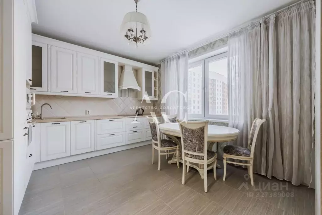 2-к кв. Свердловская область, Екатеринбург ул. Щорса, 109 (70.5 м) - Фото 1