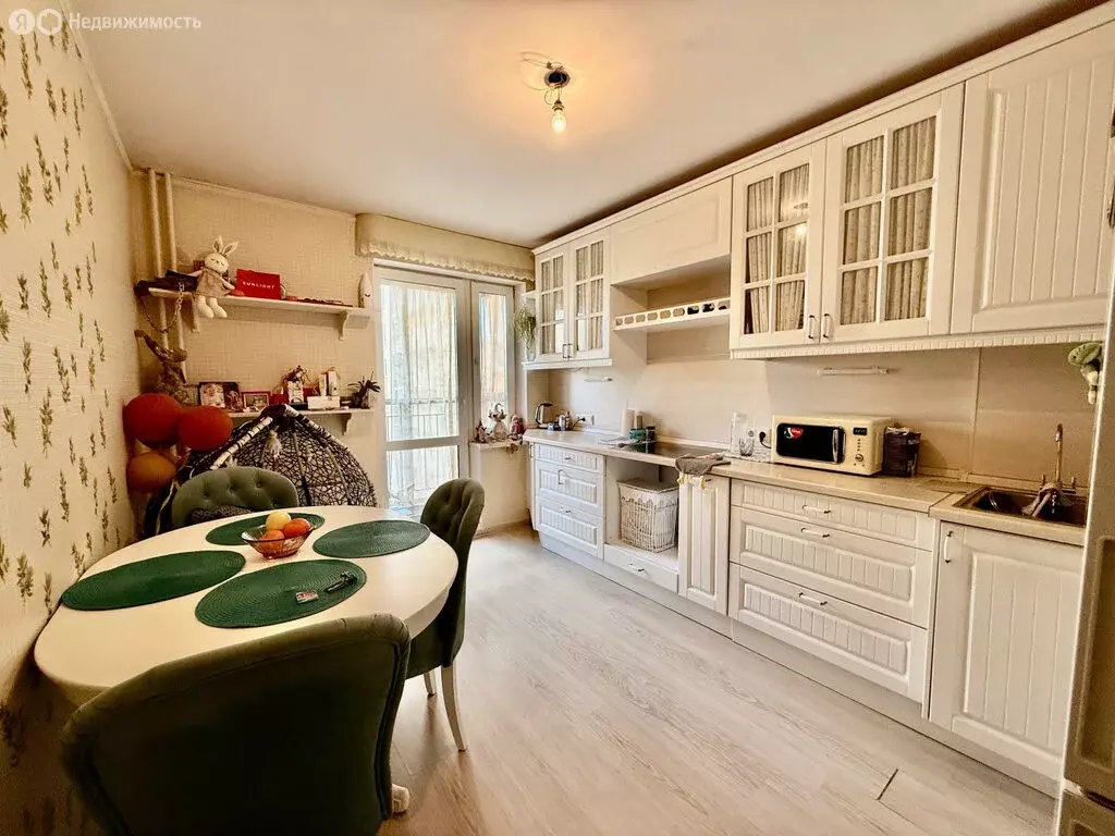 2-комнатная квартира: Екатеринбург, улица Краснолесья, 97 (61.9 м) - Фото 1