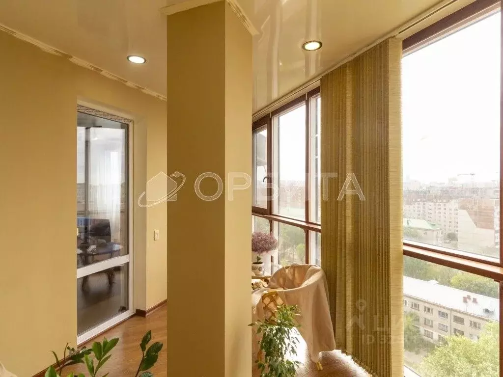 3-к кв. Тюменская область, Тюмень ул. Самарцева, 8 (89.3 м) - Фото 2